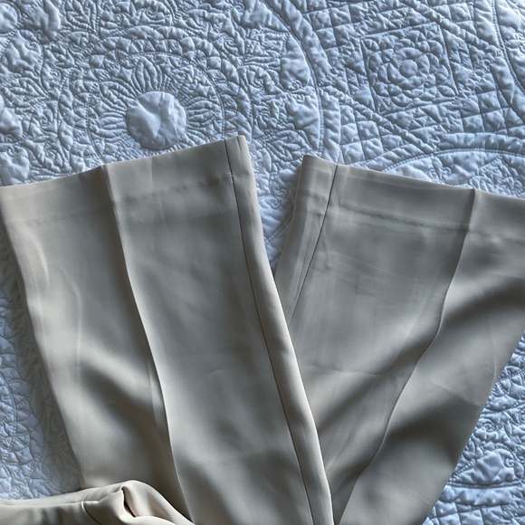 Anne Taylor The Side Zip Trouser in Cream Women’s Size 6 - Picture 5 of 13